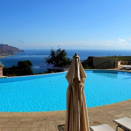 Taormina Seaview Apartment - Taormina Holidays المظهر الخارجي الصورة