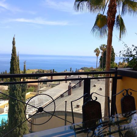 Taormina Seaview Apartment - Taormina Holidays المظهر الخارجي الصورة