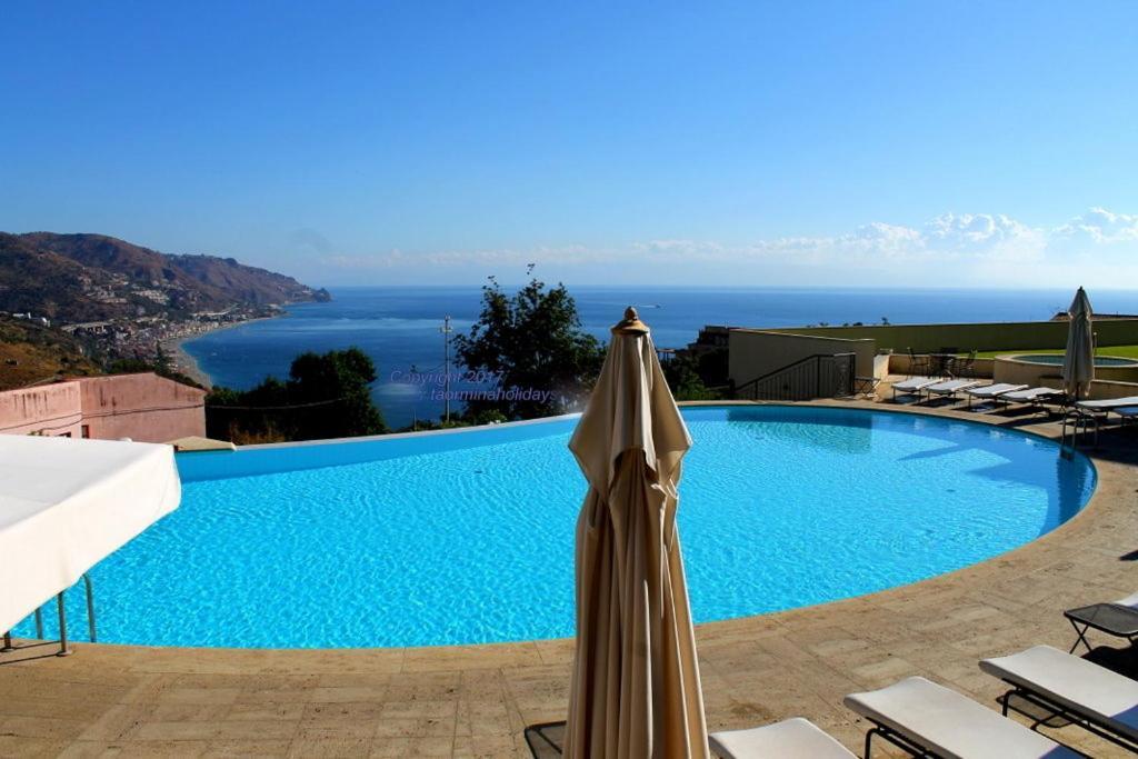Taormina Seaview Apartment - Taormina Holidays المظهر الخارجي الصورة