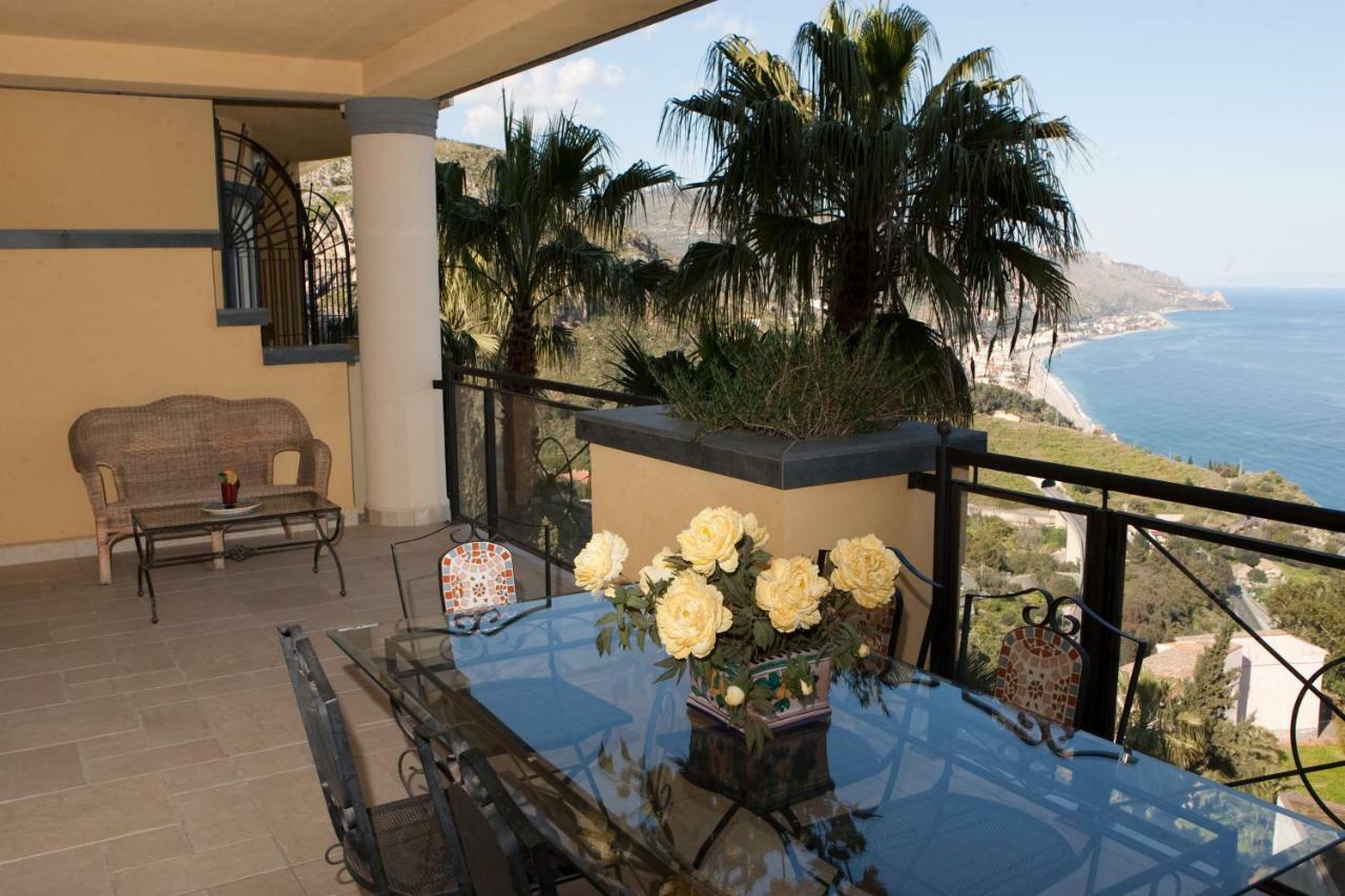 Taormina Seaview Apartment - Taormina Holidays المظهر الخارجي الصورة