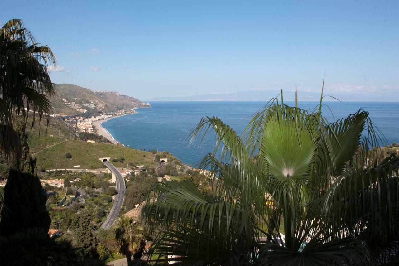 Taormina Seaview Apartment - Taormina Holidays المظهر الخارجي الصورة