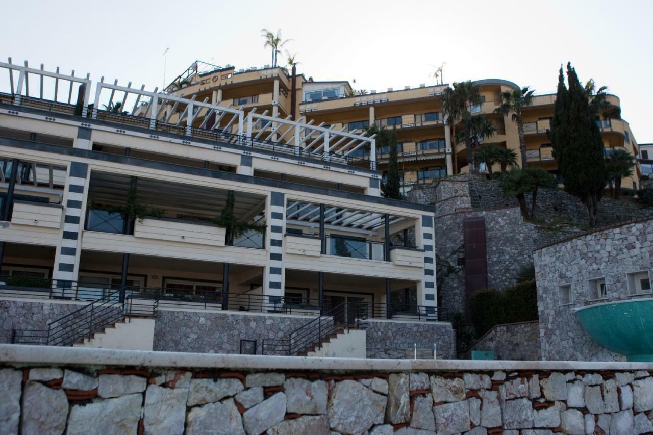 Taormina Seaview Apartment - Taormina Holidays المظهر الخارجي الصورة